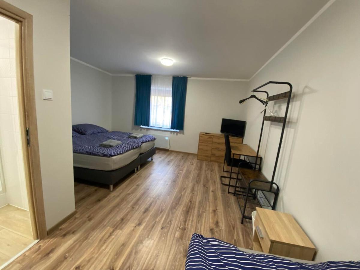 Hotelik Nad Zalewem 10 Km Od Legnicy Legnica Kültér fotó